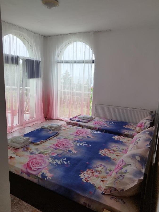 Family Hotel Kentavar 2 비알라 외부 사진