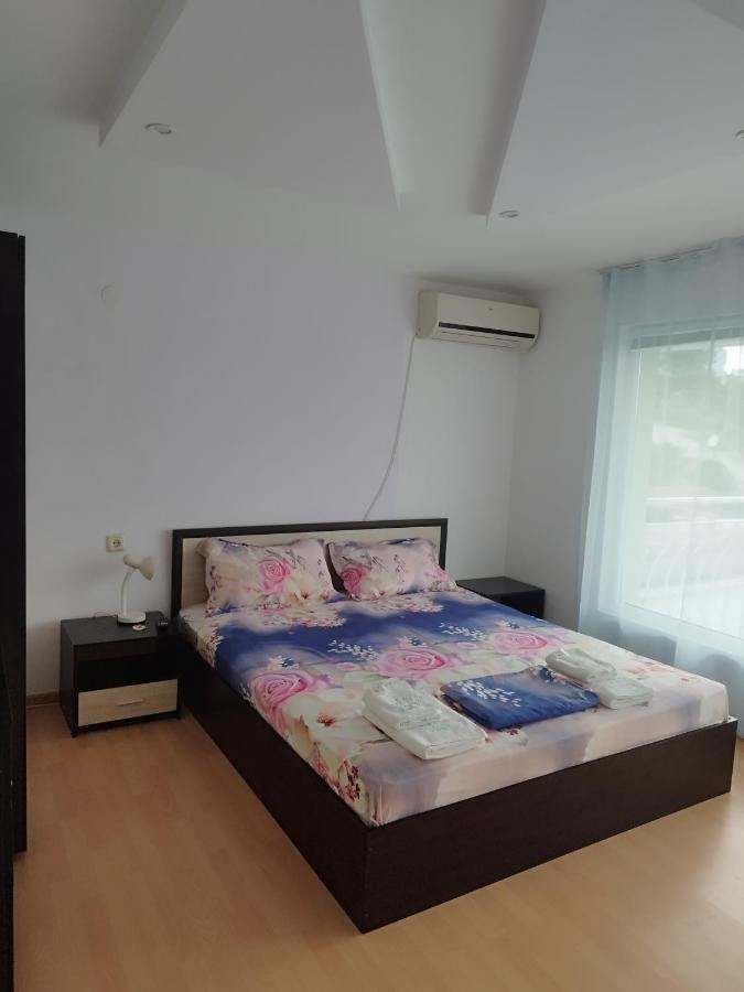 Family Hotel Kentavar 2 비알라 외부 사진